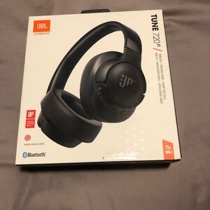 JBL Tune 720BT Black Wireless Headphones